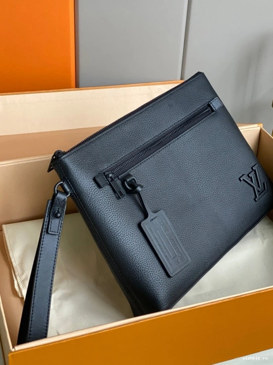 WIS LOUIS VUITTON IPAD POUCH 0901